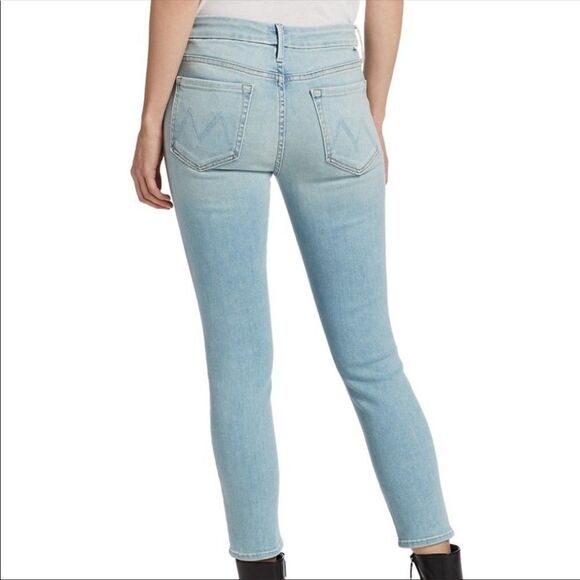 Mother The Looker Crop Skinny Jeans in Swimming Pool Sunday - Picture 2 of 10